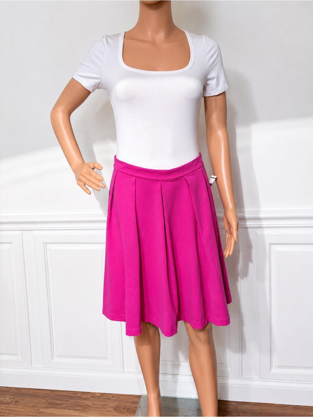 Women's Fuchsia Pleated Skirt
